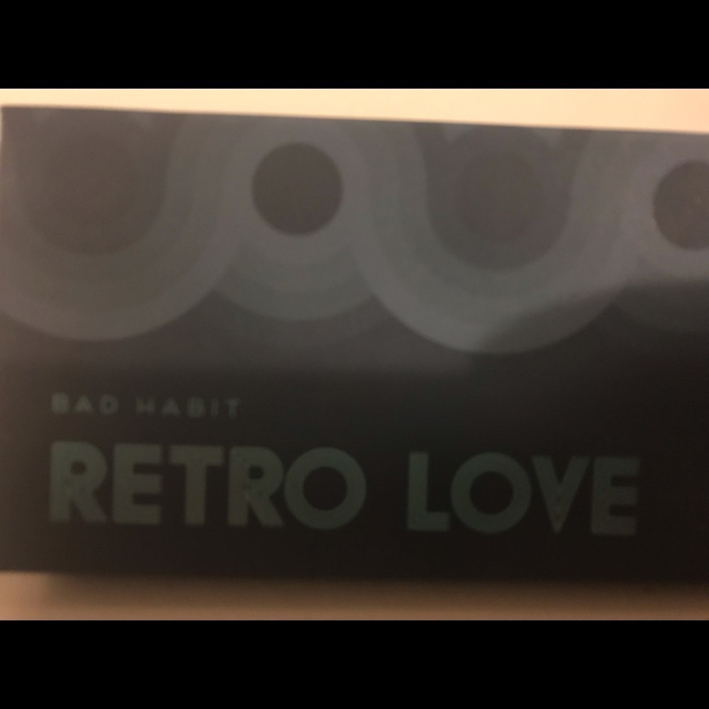 NWOT Bad Habit Retro Love Eyeshadow Palette - Picture 3 of 5